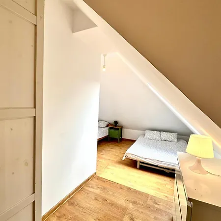 Nw Pokoje بيت شباب *